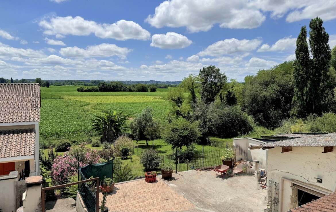 Maison de bourg en pierre