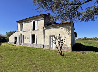 Maison en pierre à rénover / SAINTE TERRE