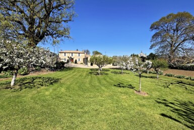 Charmante maison en pierre de 166 m² à CLEYRAC