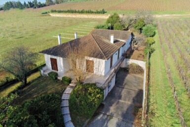 Maison contemporaine avec dépendance, piscine à Castillon La Bataille