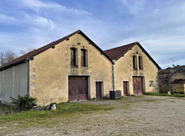 Immeuble industriel et commercial à LAMOTHE MONTRAVEL