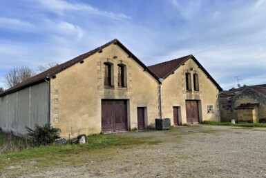 Immeuble industriel et commercial à LAMOTHE MONTRAVEL